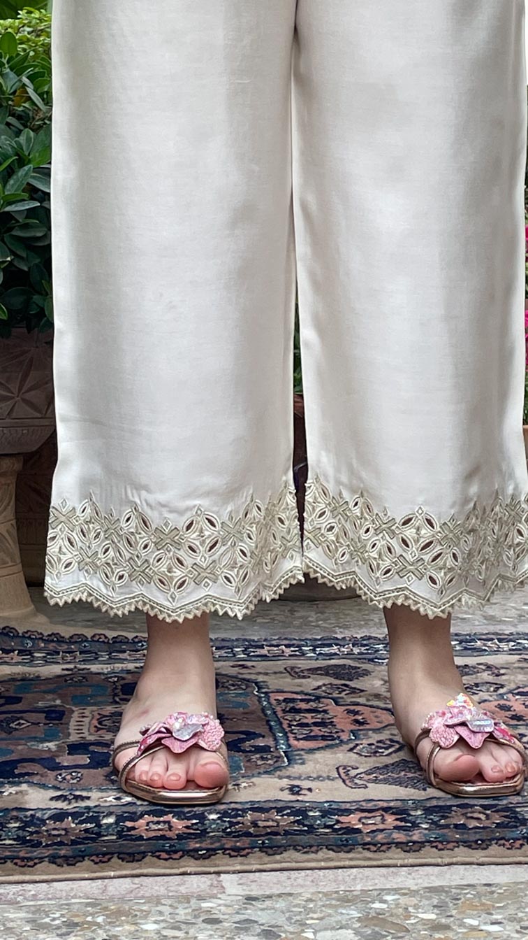 Beige Izaar